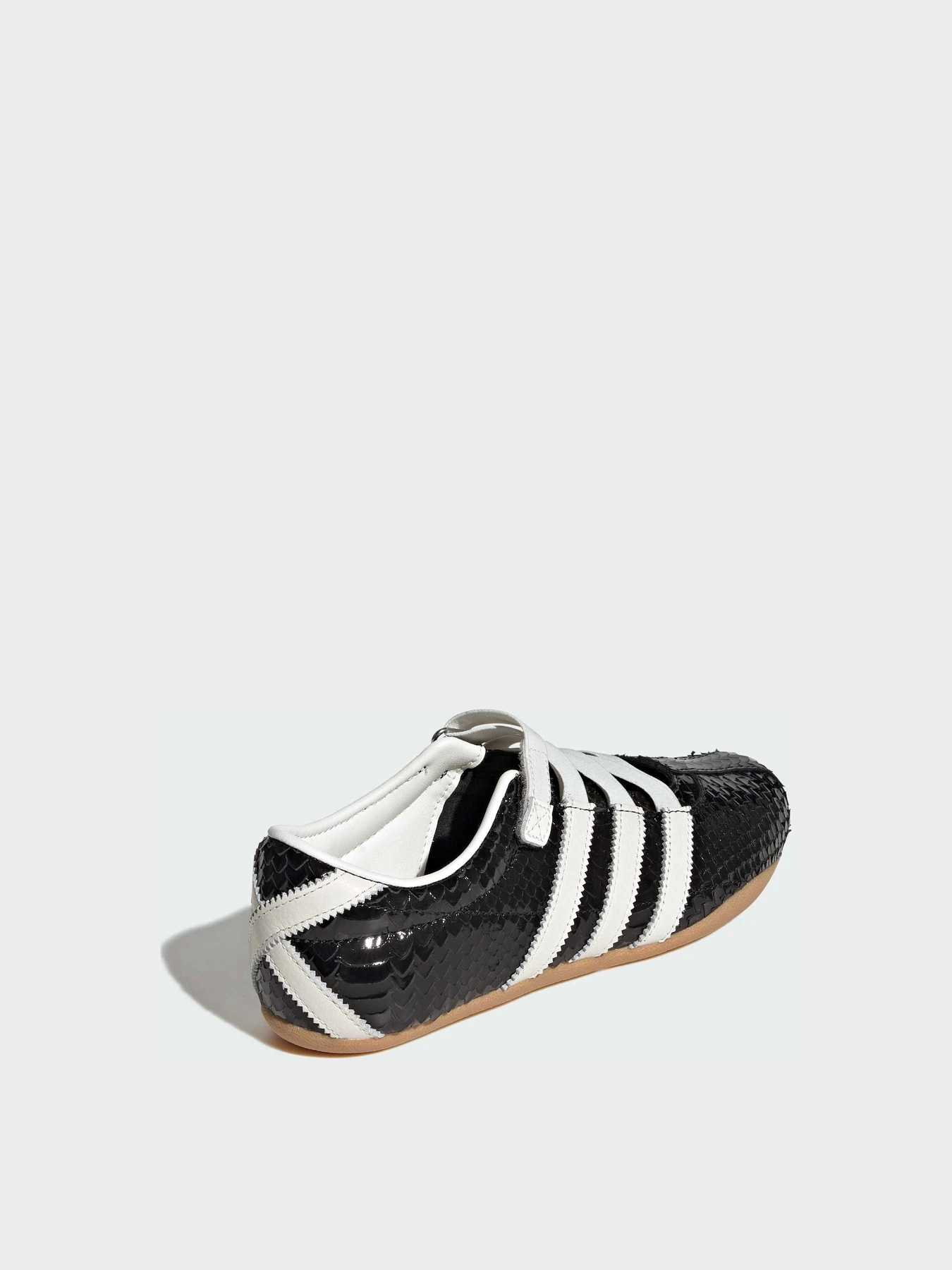 Кроссовки Adidas модель KI4313 Кроссовки Adidas модель KI4313 Фото