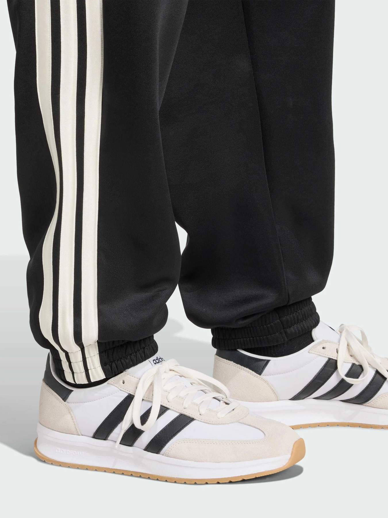 Брюки Adidas модель JN1822 Брюки Adidas модель JN1822 Фото