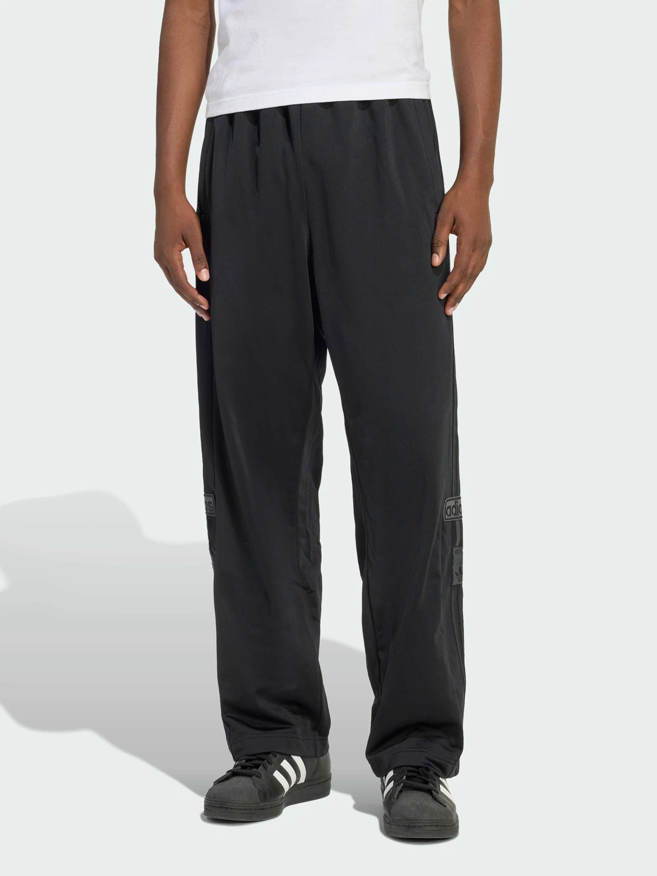 Брюки Adidas Adicolor модель KD1502 Брюки Adidas Adicolor модель KD1502 Фото