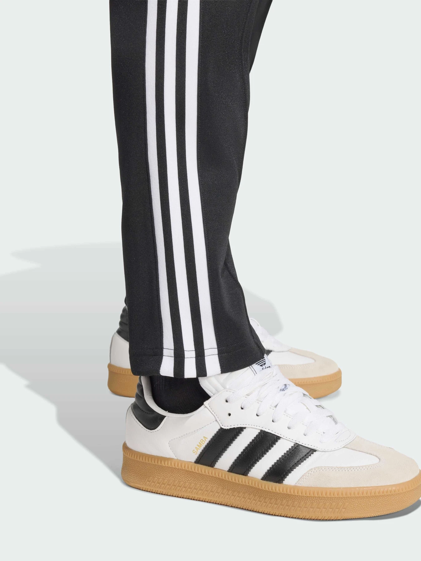 Штани Adidas Adicolor модель KE3530 Штани Adidas Adicolor модель KE3530 Фото