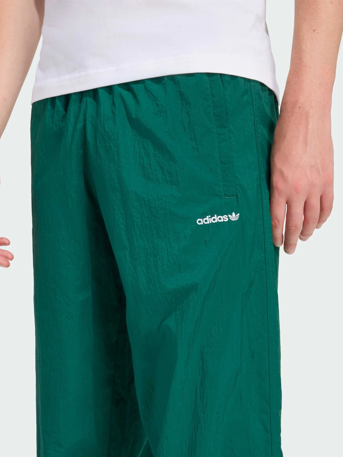 Брюки Adidas Adicolor модель KE0870 Брюки Adidas Adicolor модель KE0870 Фото
