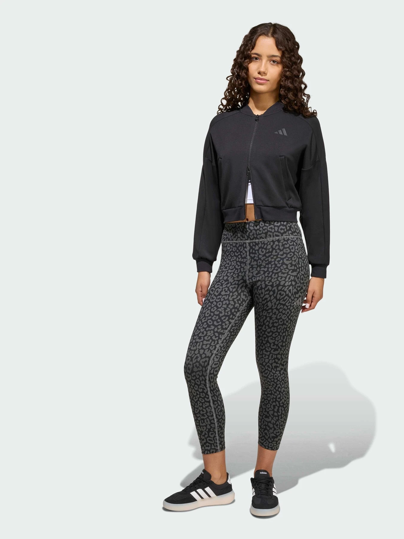 Худи и свитшоты Adidas Культовые силуэты модель KR2253 Худи и свитшоты Adidas Культовые силуэты модель KR2253 Фото