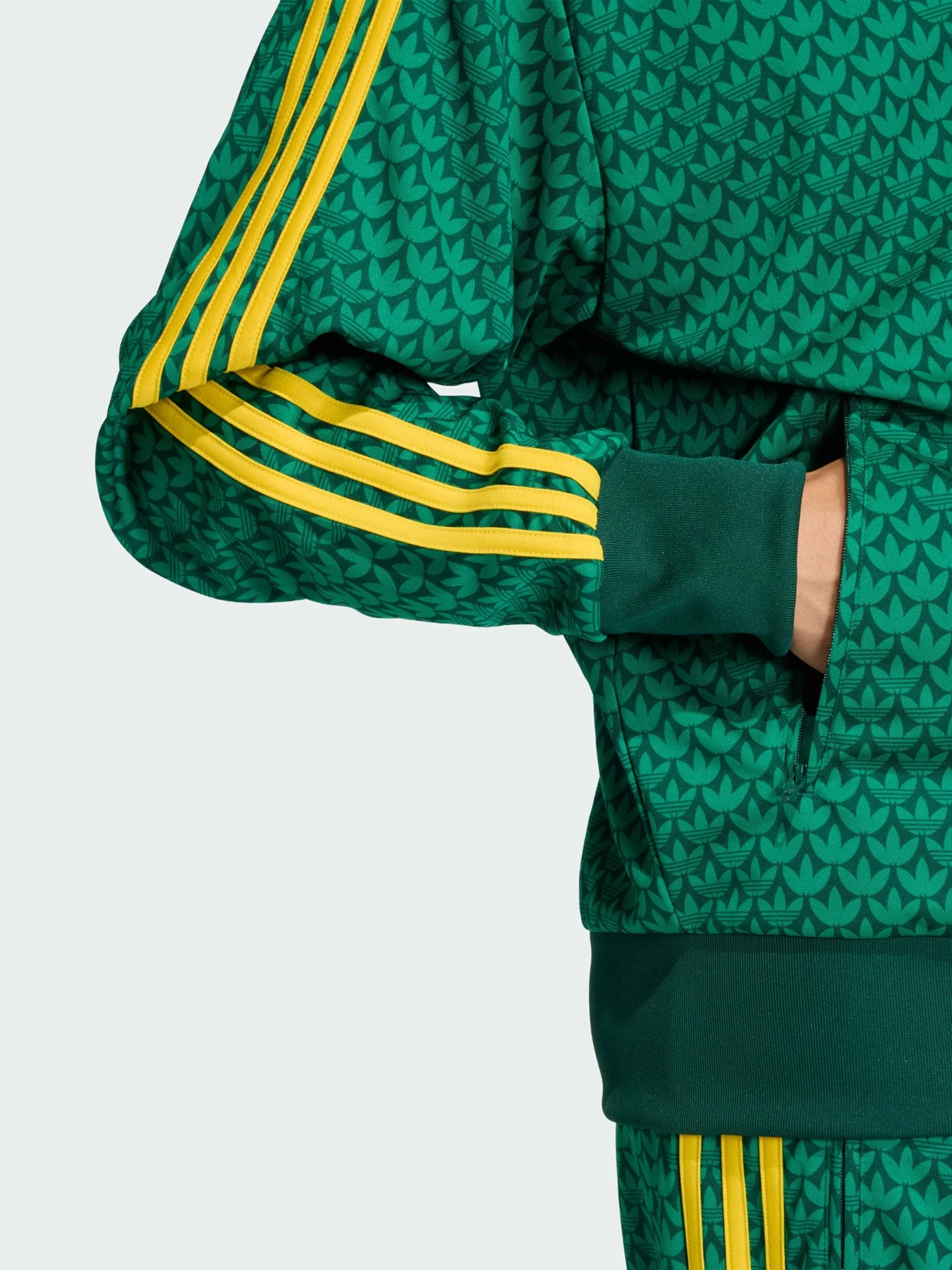 Худи и свитшоты Adidas Graphics модель KD0382 Худи и свитшоты Adidas Graphics модель KD0382 Фото