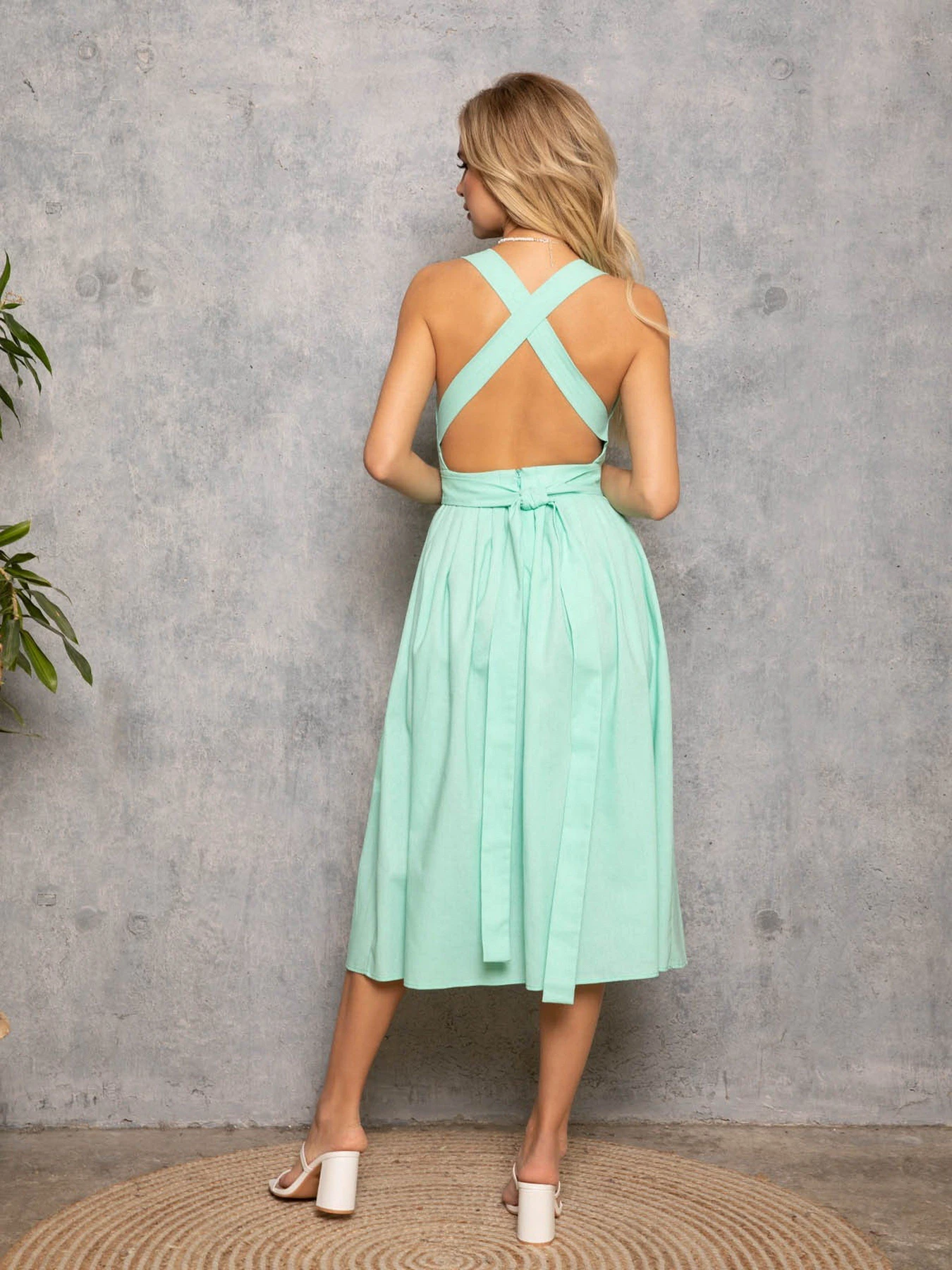 Сукні ISSA Plus модель 10947_mint Сукні ISSA Plus модель 10947_mint Фото