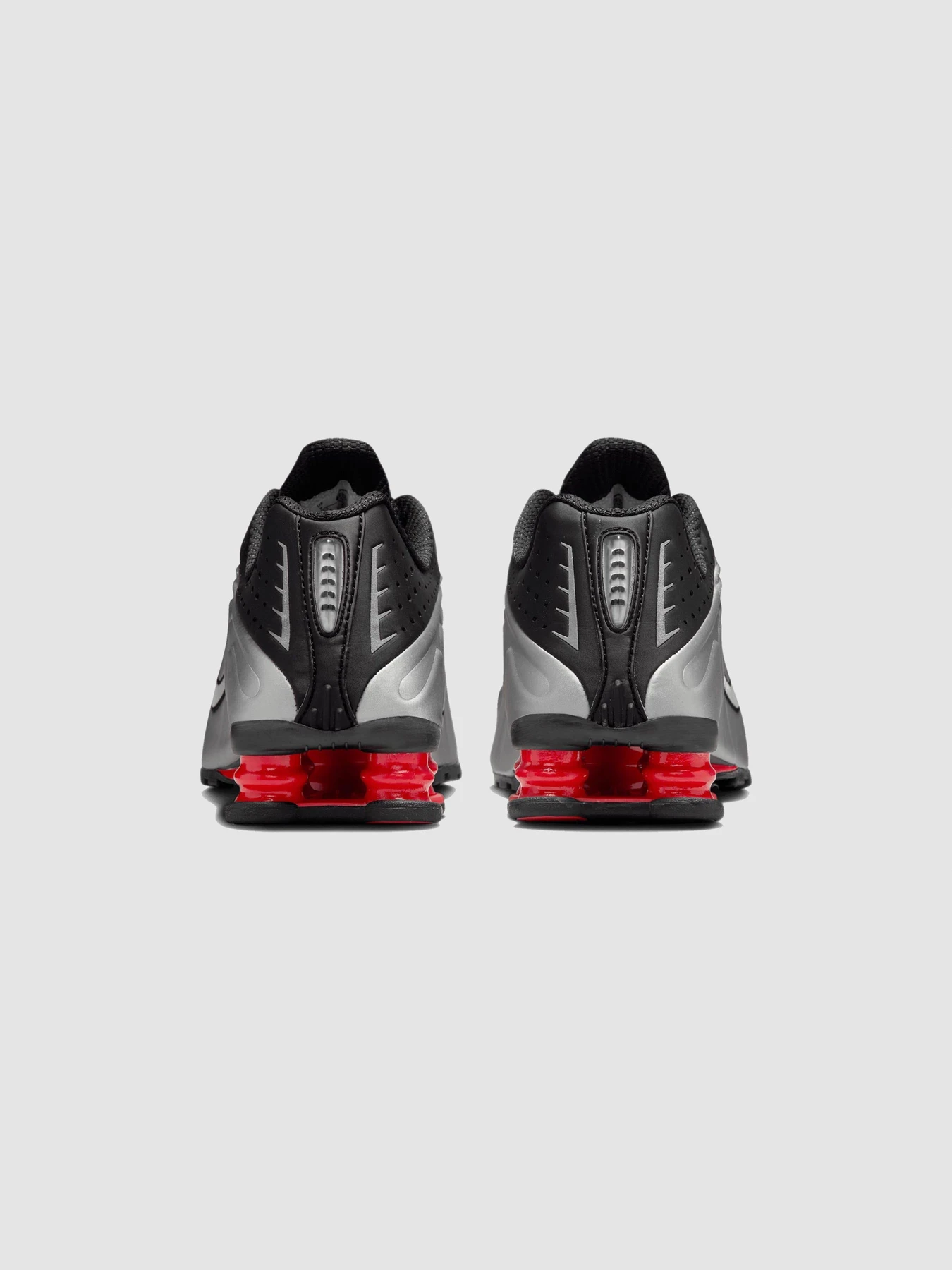 Кросівки NIKE Shox R4 модель AR3565-011 Кросівки NIKE Shox R4 модель AR3565-011 Фото