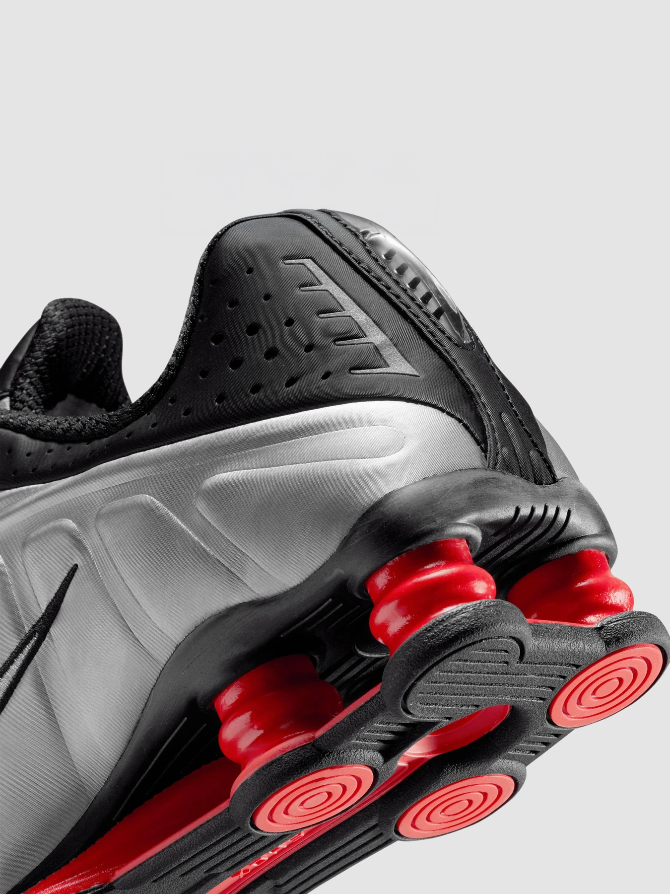 Кросівки NIKE Shox R4 модель AR3565-011 Кросівки NIKE Shox R4 модель AR3565-011 Фото