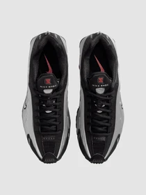 Кросівки NIKE Shox R4 модель AR3565-011 Фото