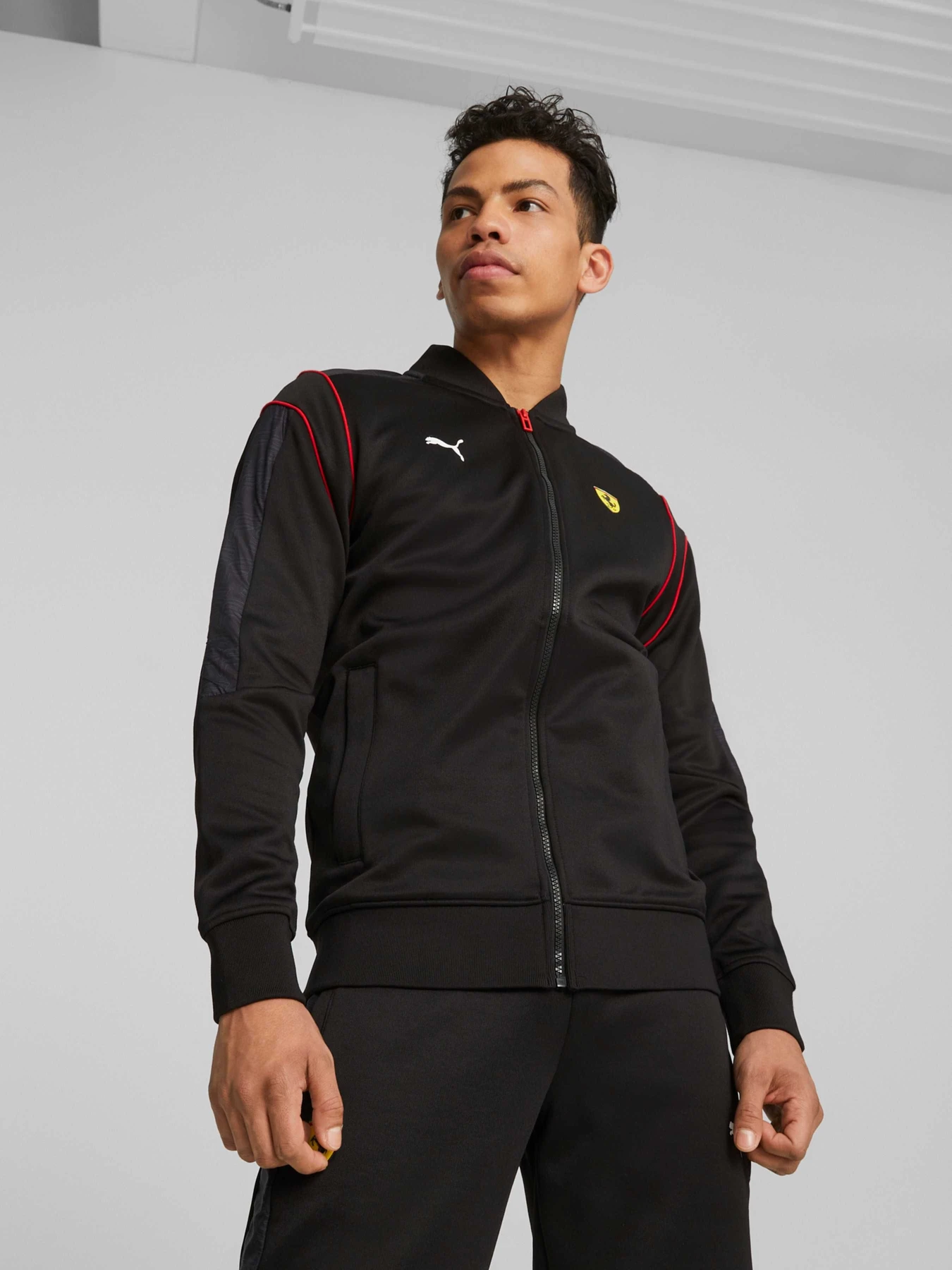 Худи и свитшоты PUMA Ferrari Race Mt7 Track Jcket модель 620936 Худи и свитшоты PUMA Ferrari Race Mt7 Track Jcket модель 620936 Фото