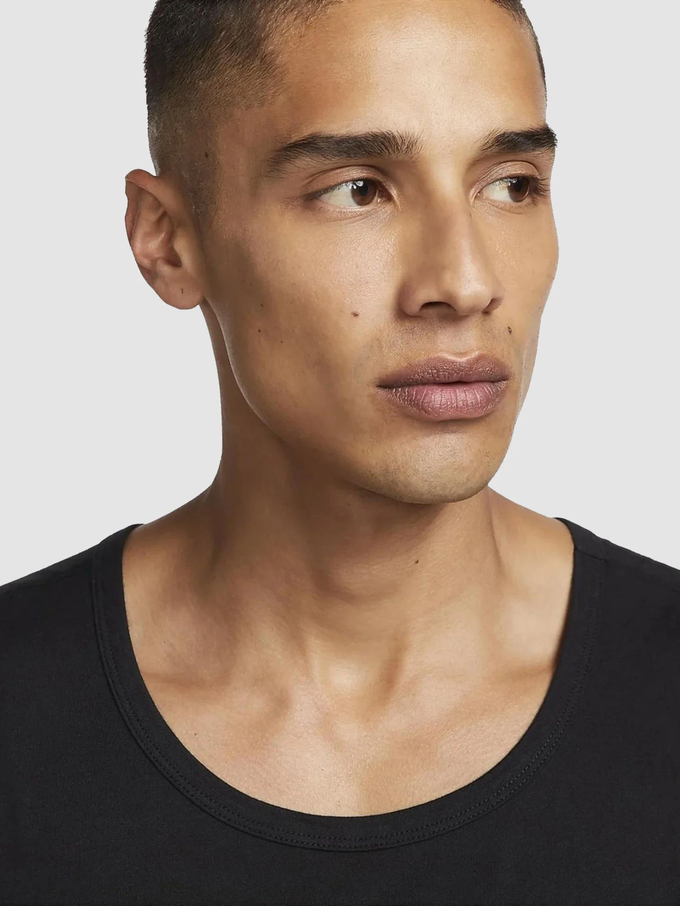 Футболки и поло NIKE M Nsw Tank Icon Futura модель AR4991-013 Футболки и поло NIKE M Nsw Tank Icon Futura модель AR4991-013 Фото