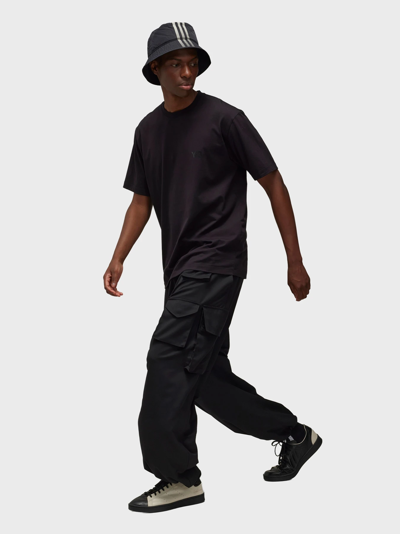 Футболки и поло Adidas Y-3 модель IW0066 Футболки и поло Adidas Y-3 модель IW0066 Фото