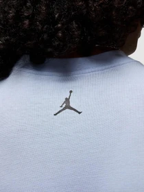 Футболки і поло Jordan Brand Sneaker Patch модель HJ2326-407 Фото