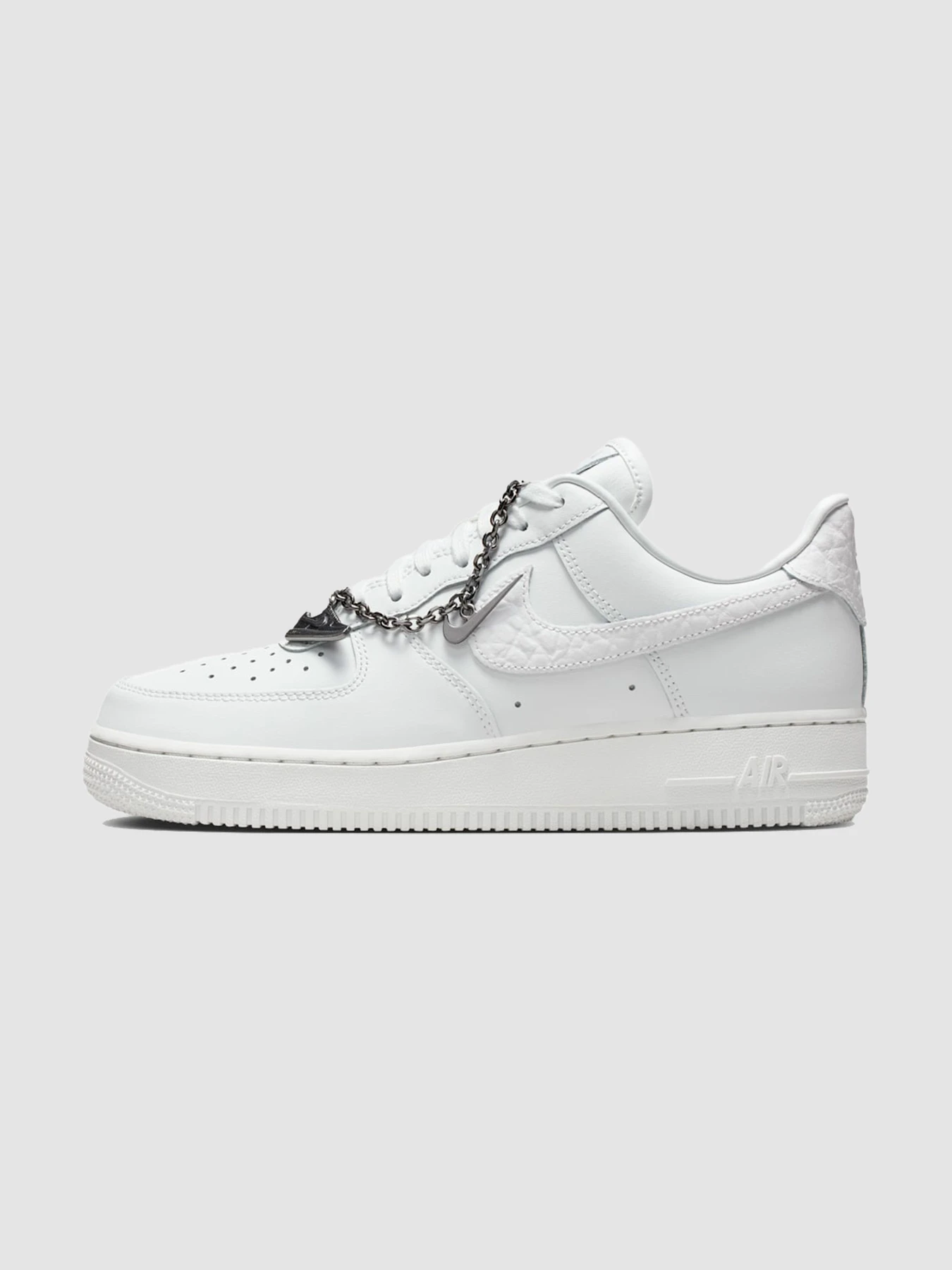 Кросівки NIKE Air Force 1 '07 Low модель IM6485-121 Кросівки NIKE Air Force 1 '07 Low модель IM6485-121 Фото