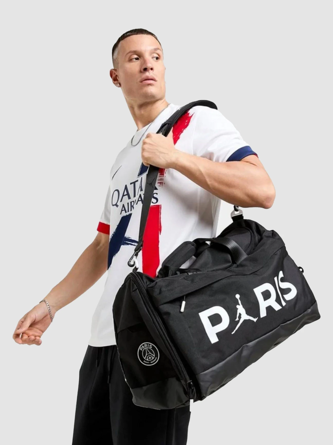 Сумки Jordan СпорParis Saint-Germain Duffle Bag (62.5L) модель MM0995-023 Сумки Jordan СпорParis Saint-Germain Duffle Bag (62.5L) модель MM0995-023 Фото