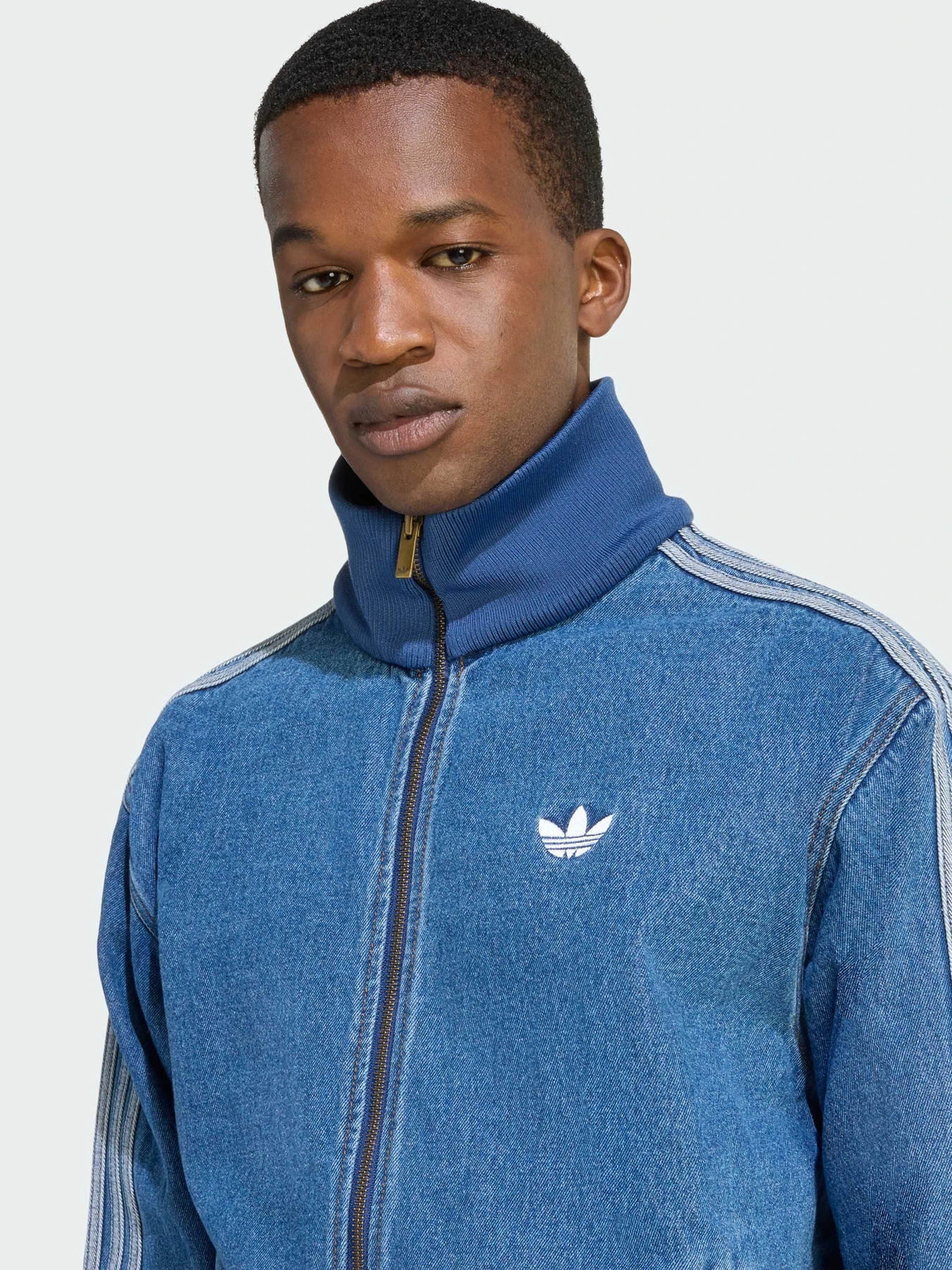 Куртки та дублянки Adidas Adicolor модель KD1517 Куртки та дублянки Adidas Adicolor модель KD1517 Фото