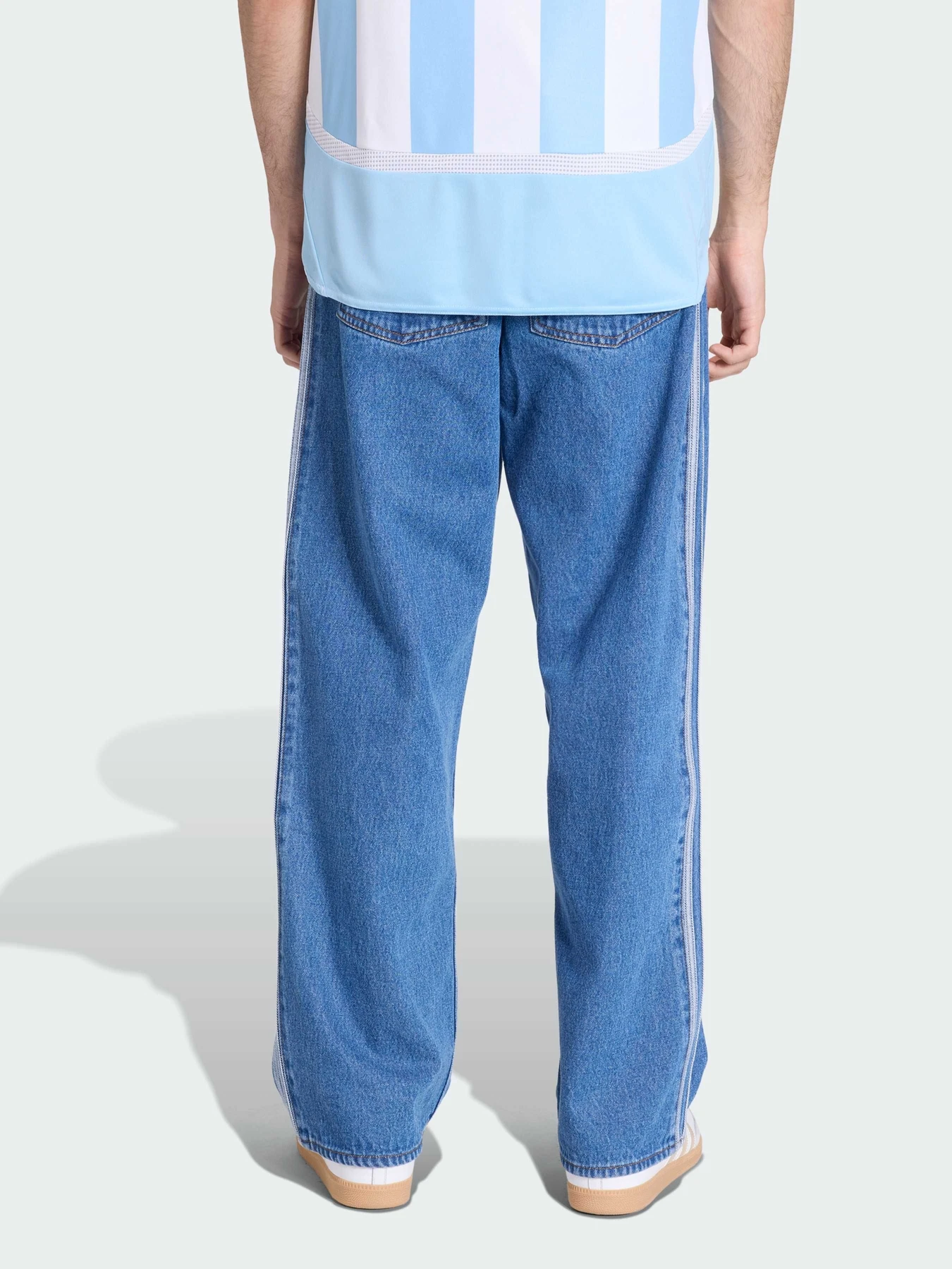 Джинсы Adidas Adicolor модель KD1499 Джинсы Adidas Adicolor модель KD1499 Фото