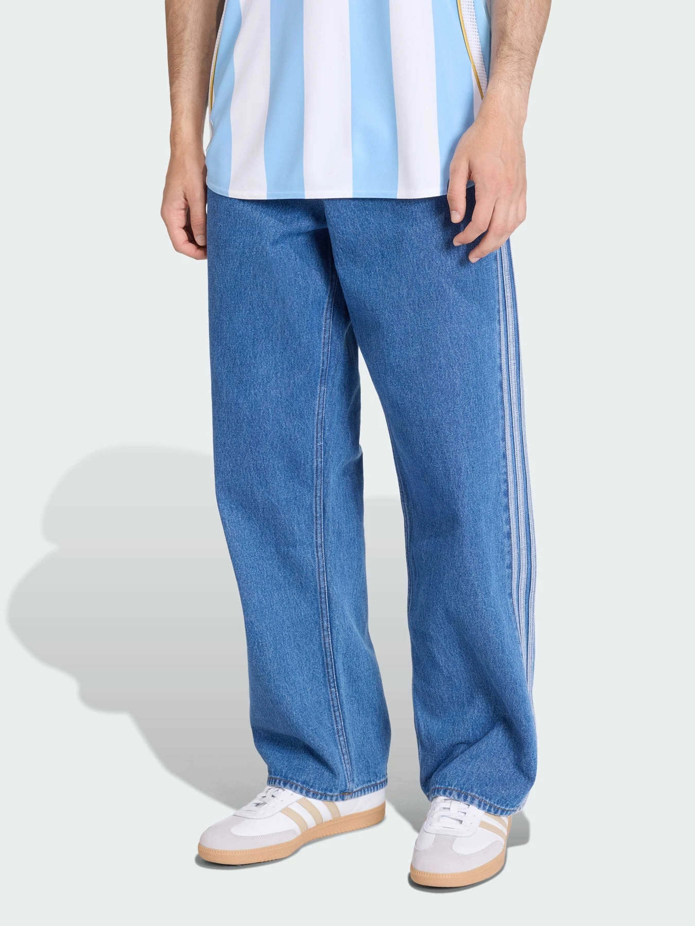 Джинсы Adidas Adicolor модель KD1499 Джинсы Adidas Adicolor модель KD1499 Фото