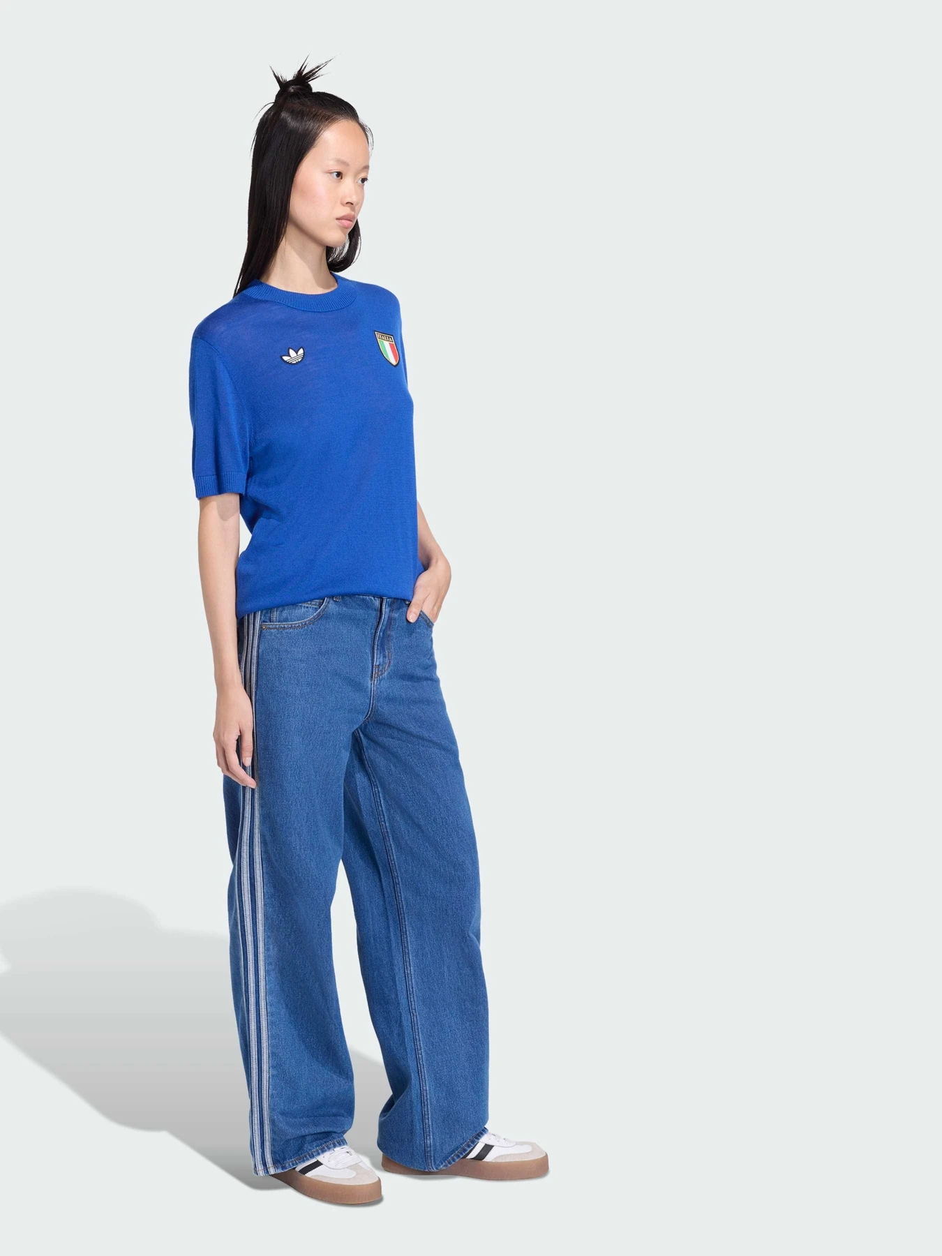 Джинсы Adidas Adicolor модель KD2935 Джинсы Adidas Adicolor модель KD2935 Фото
