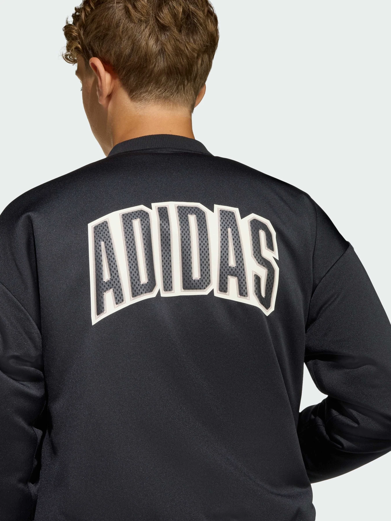Куртки и дубленки Adidas модель KG1000 Куртки и дубленки Adidas модель KG1000 Фото