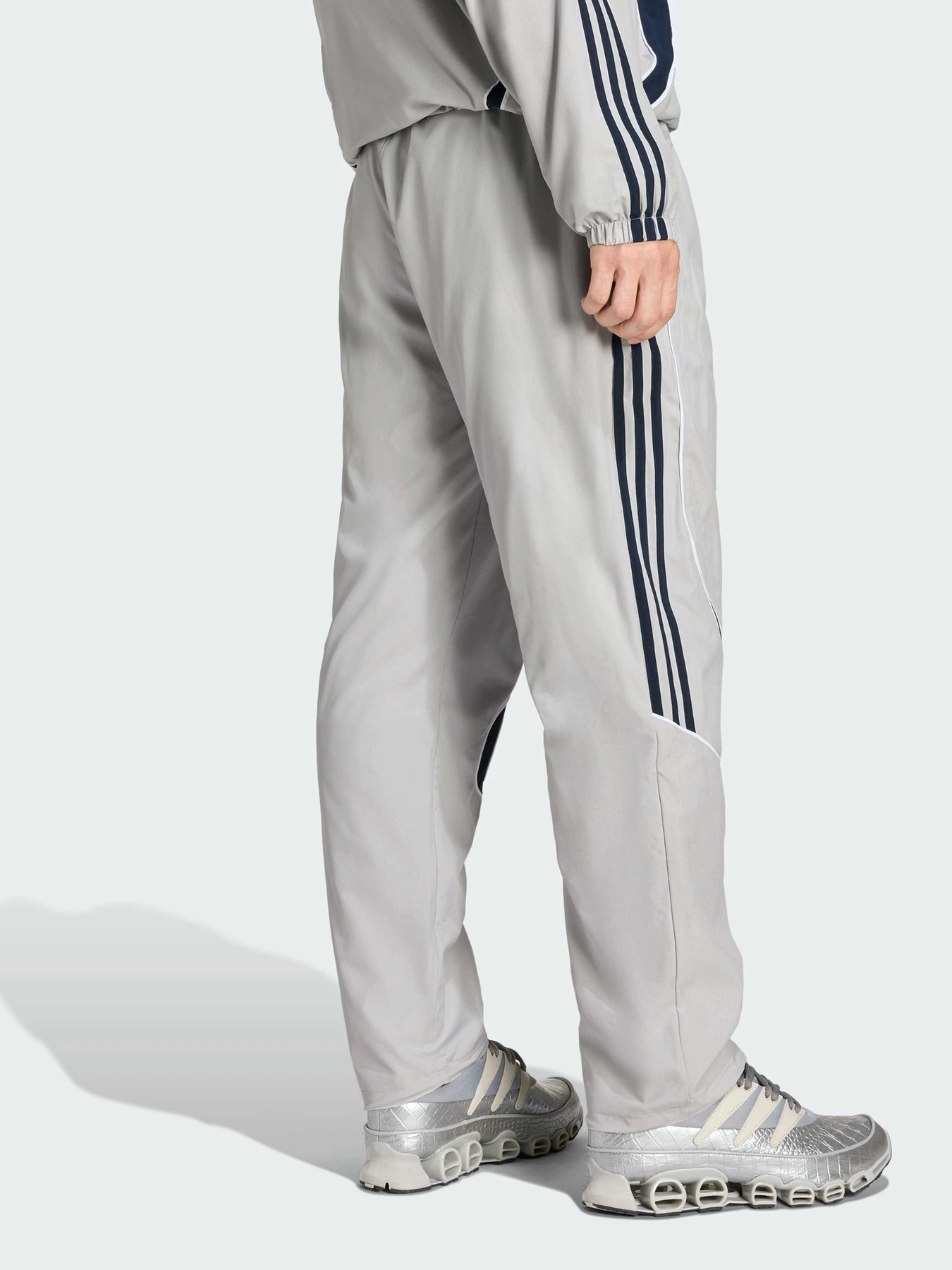 Брюки Adidas Adicolor модель KD5864 Брюки Adidas Adicolor модель KD5864 Фото