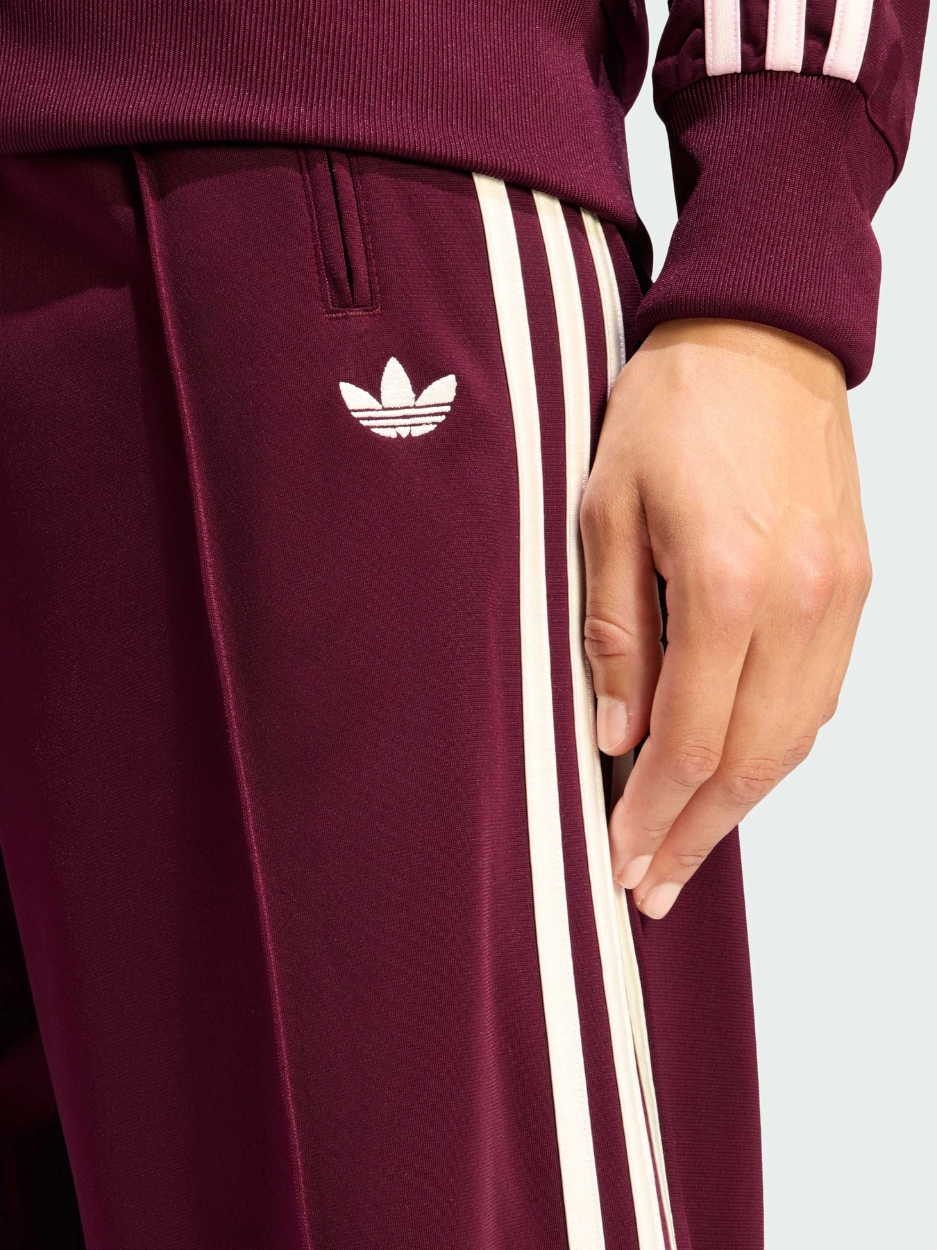 Брюки Adidas Adicolor модель KD3659 Брюки Adidas Adicolor модель KD3659 Фото