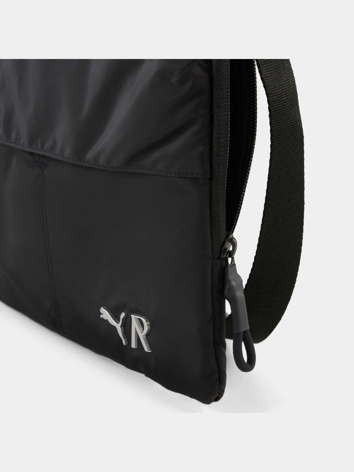 Сумки PUMA x Represent Sling Bag модель 091822 Сумки PUMA x Represent Sling Bag модель 091822 Фото