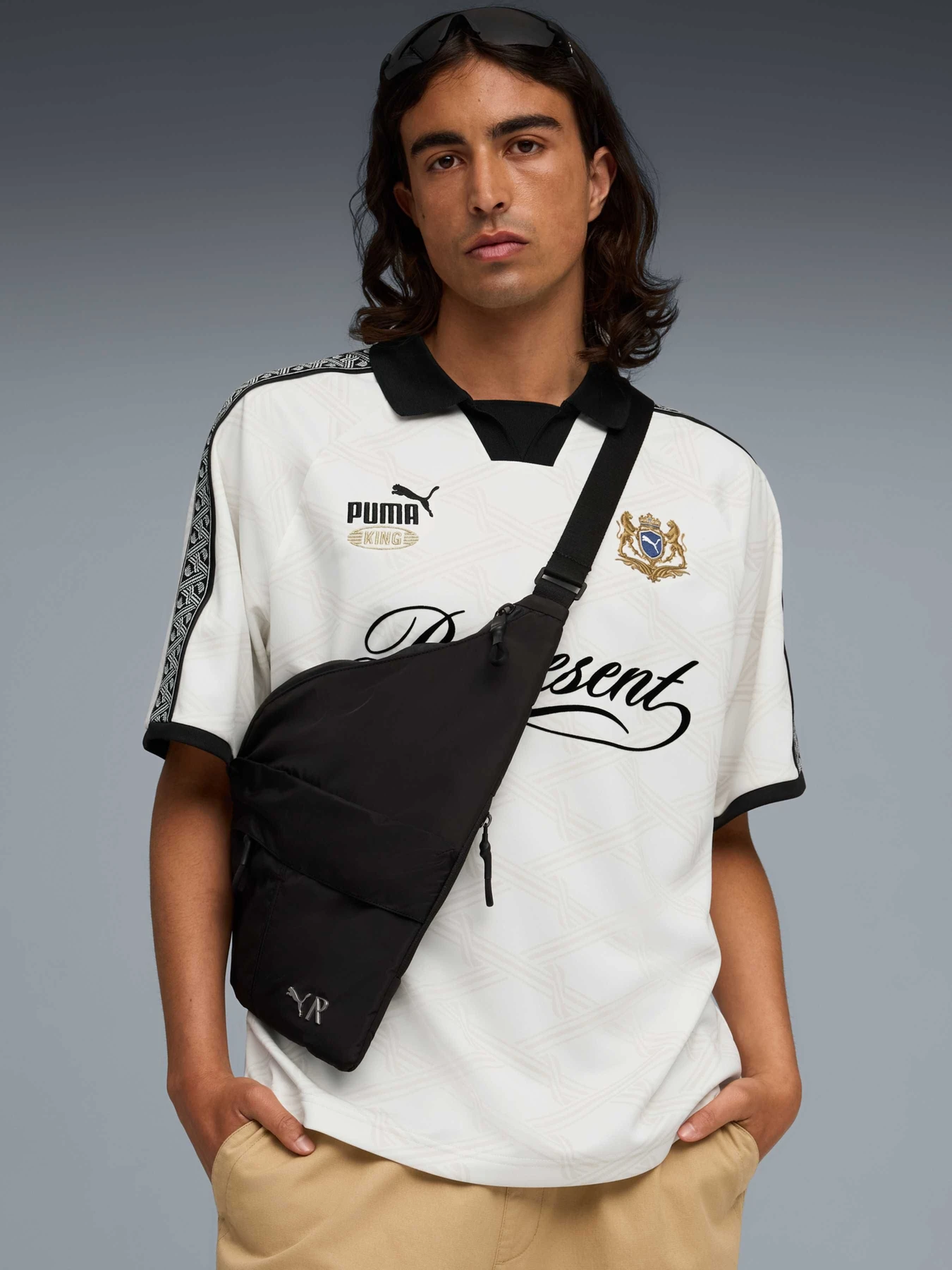 Сумки PUMA x Represent Sling Bag модель 091822 Сумки PUMA x Represent Sling Bag модель 091822 Фото