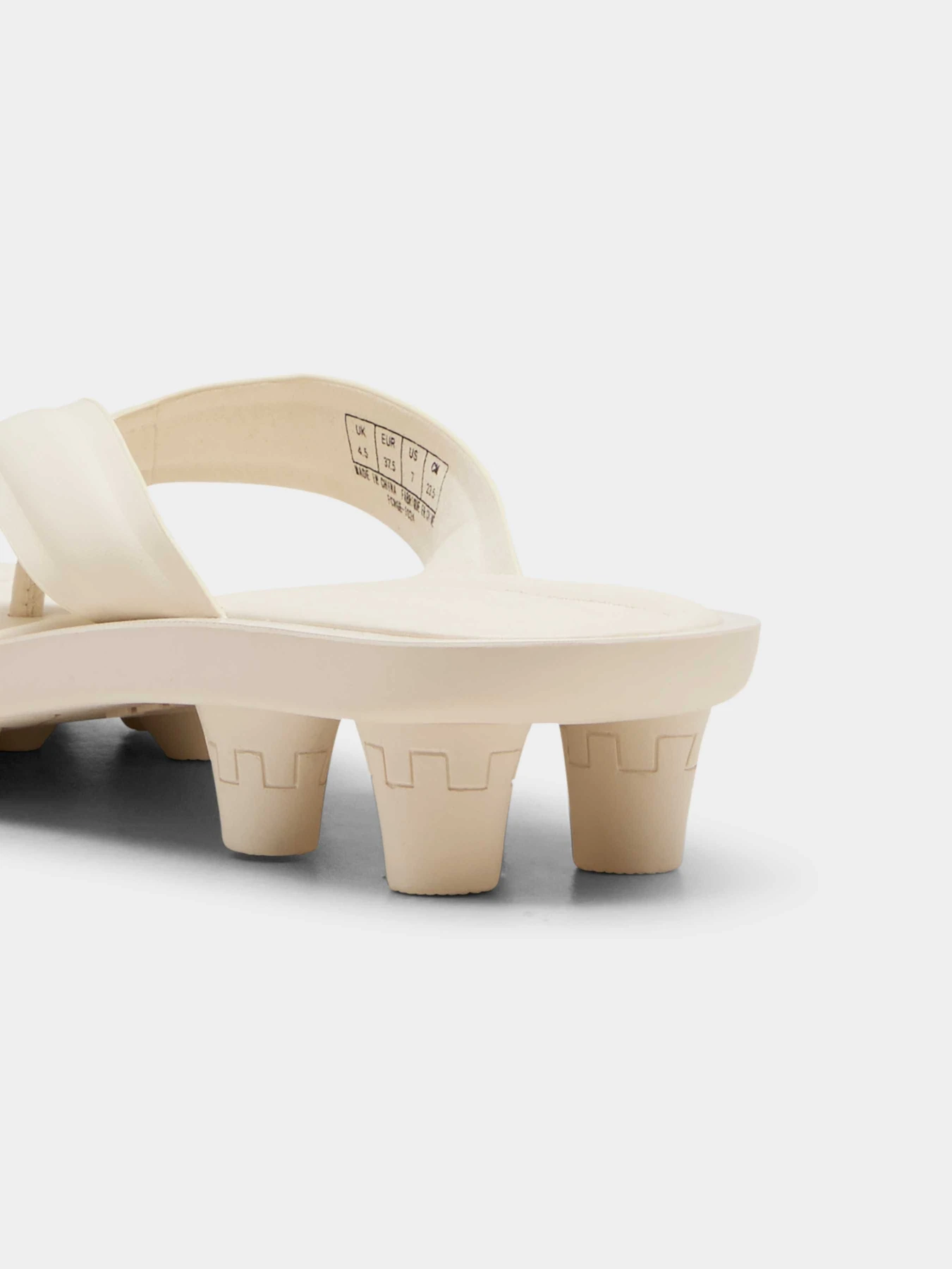 Шлёпанцы PUMA x Fenty Cat Cleat L модель 404770 Фото