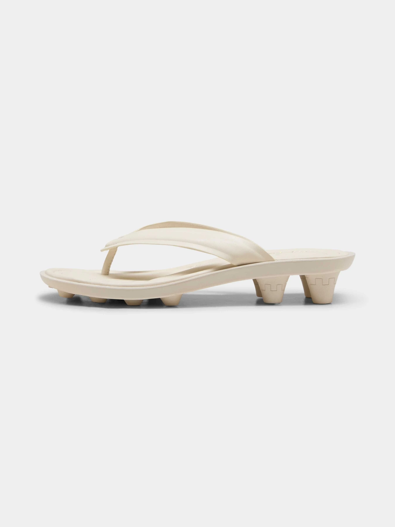 Шлёпанцы PUMA x Fenty Cat Cleat L модель 404770 Фото