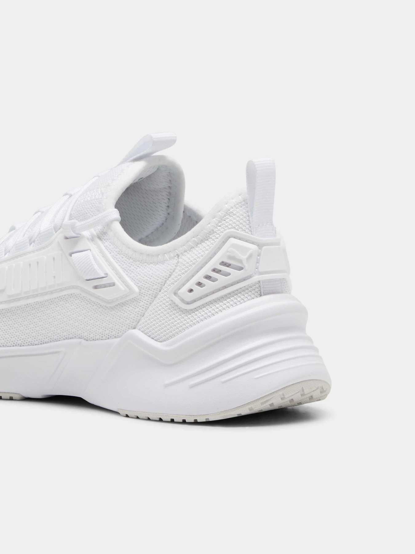Кросівки PUMA Retaliate 3 модель 379478 Фото
