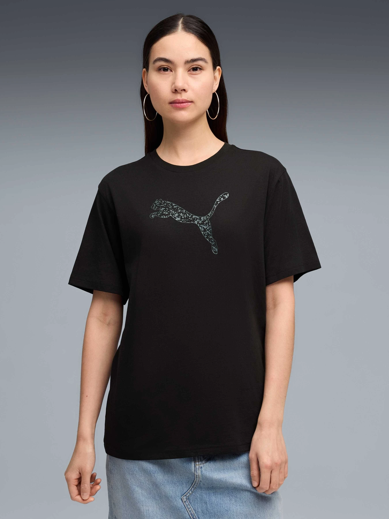 Футболки и поло PUMA Her Graphic Relaxed Tee модель 691884 Футболки и поло PUMA Her Graphic Relaxed Tee модель 691884 Фото