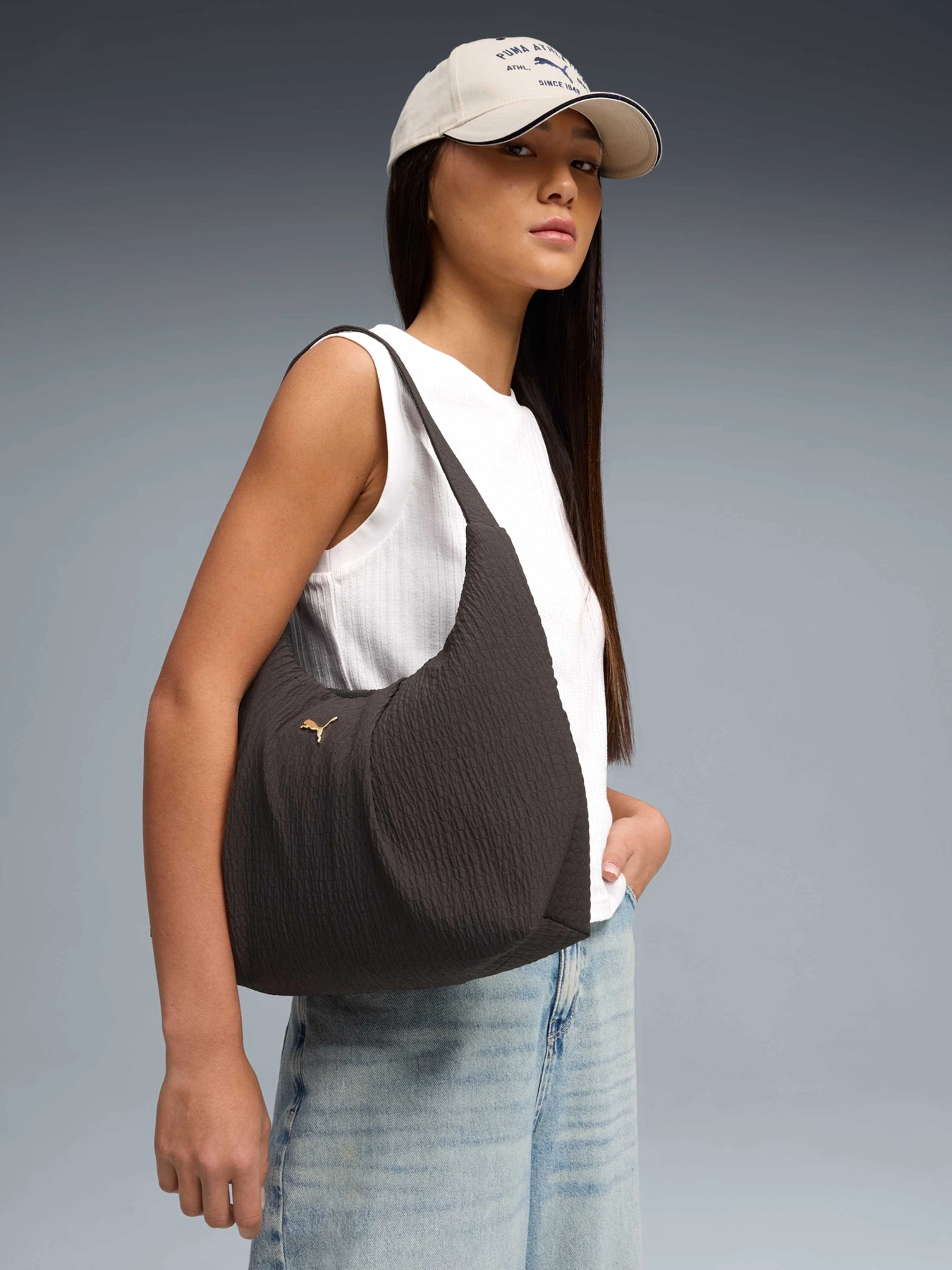 Сумки PUMA Up Slouchy Hobo Bag модель 092180 Сумки PUMA Up Slouchy Hobo Bag модель 092180 Фото