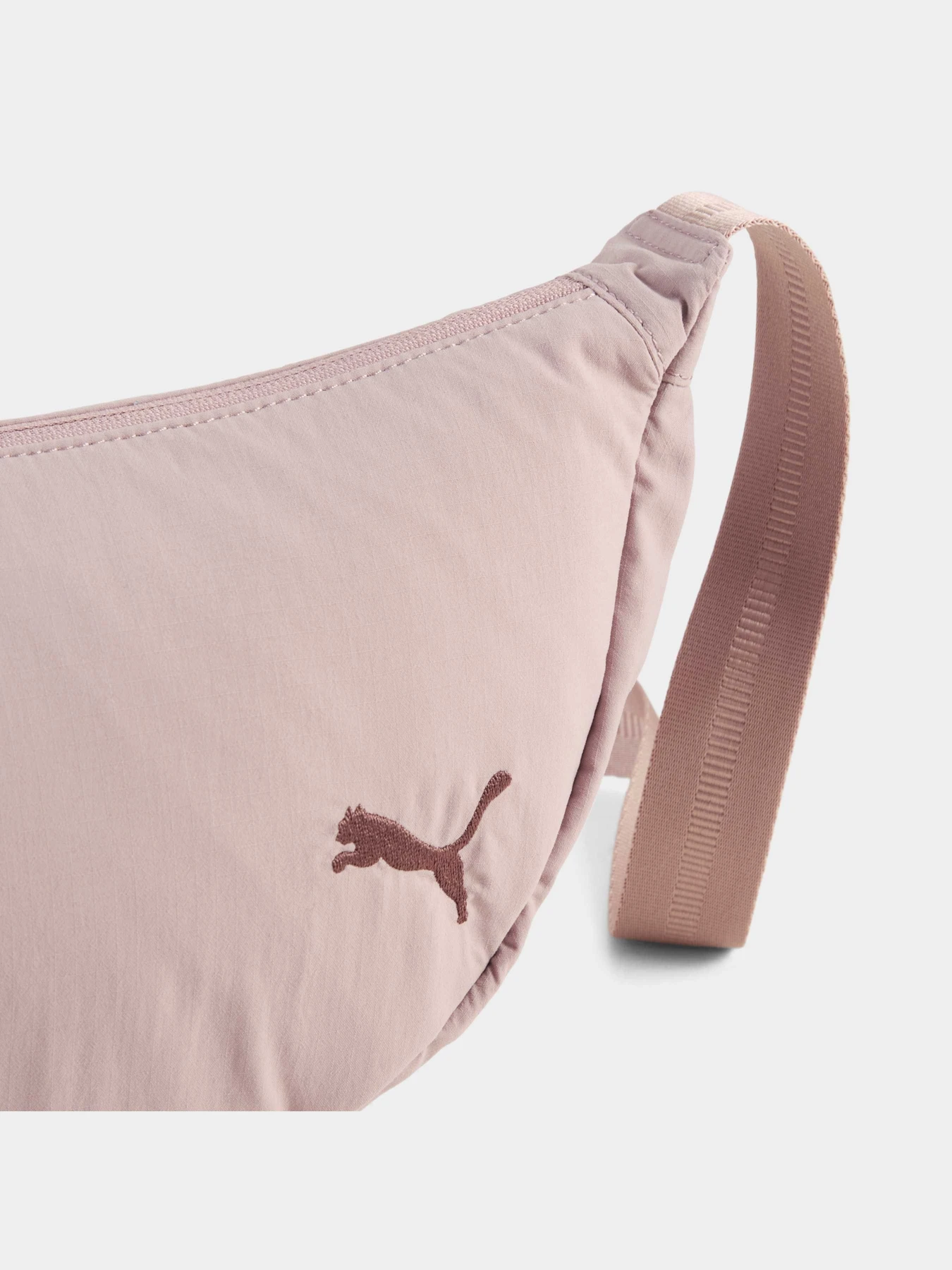 Сумки PUMA Her Half Moon Bag модель 092706 Сумки PUMA Her Half Moon Bag модель 092706 Фото