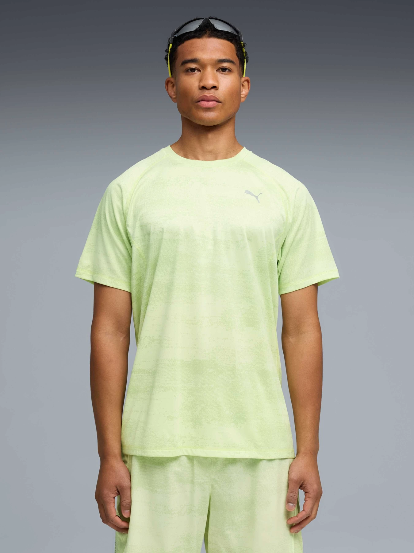 Футболки і поло PUMA M Run Velocity Aop Tee модель 528415 Фото