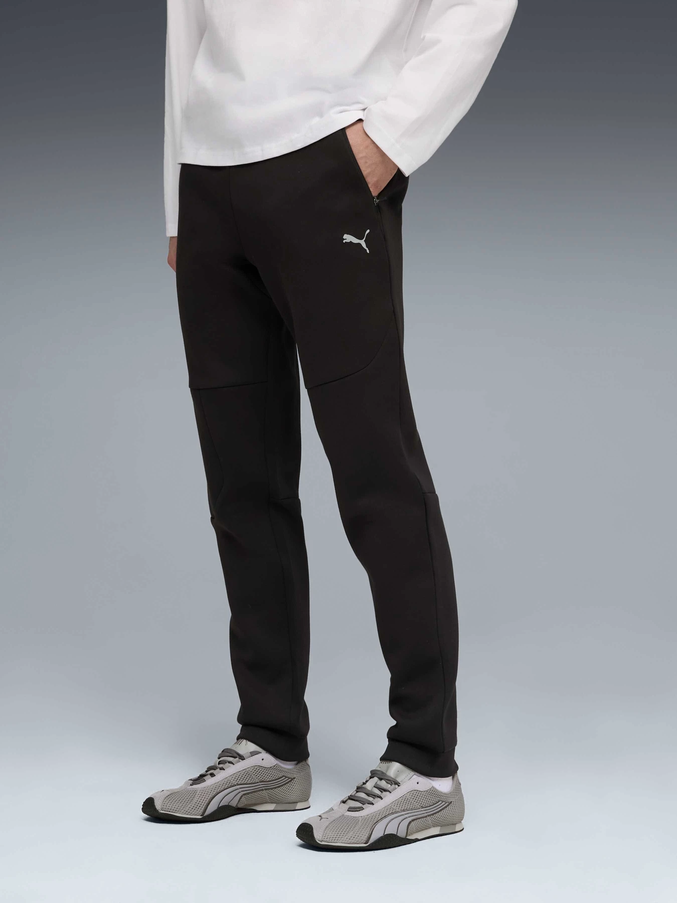 Штани PUMA Tech Sweatpants Dk Cl модель 634416 Штани PUMA Tech Sweatpants Dk Cl модель 634416 Фото