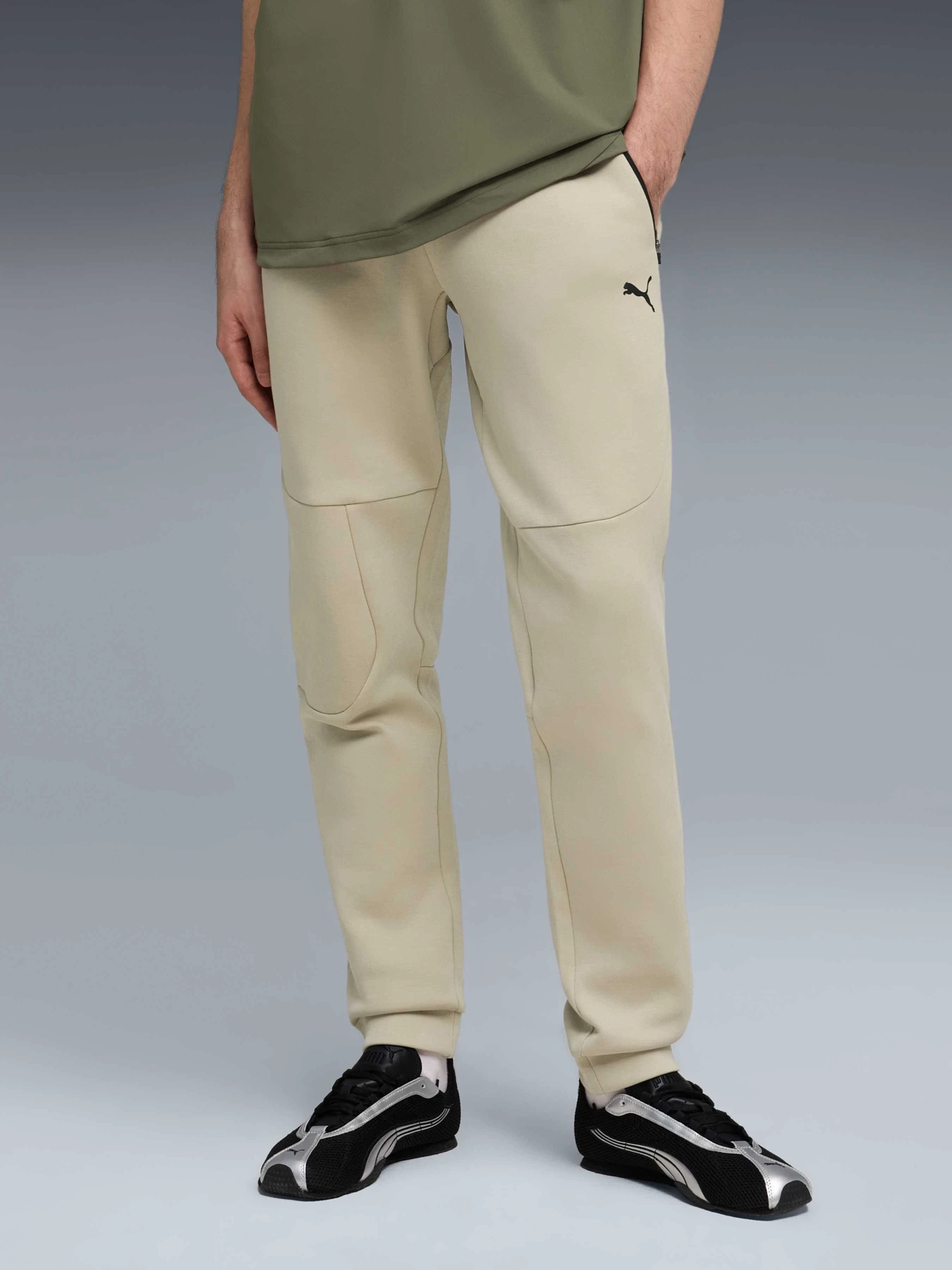 Брюки PUMA Tech Sweatpants Dk Cl модель 634416 Брюки PUMA Tech Sweatpants Dk Cl модель 634416 Фото
