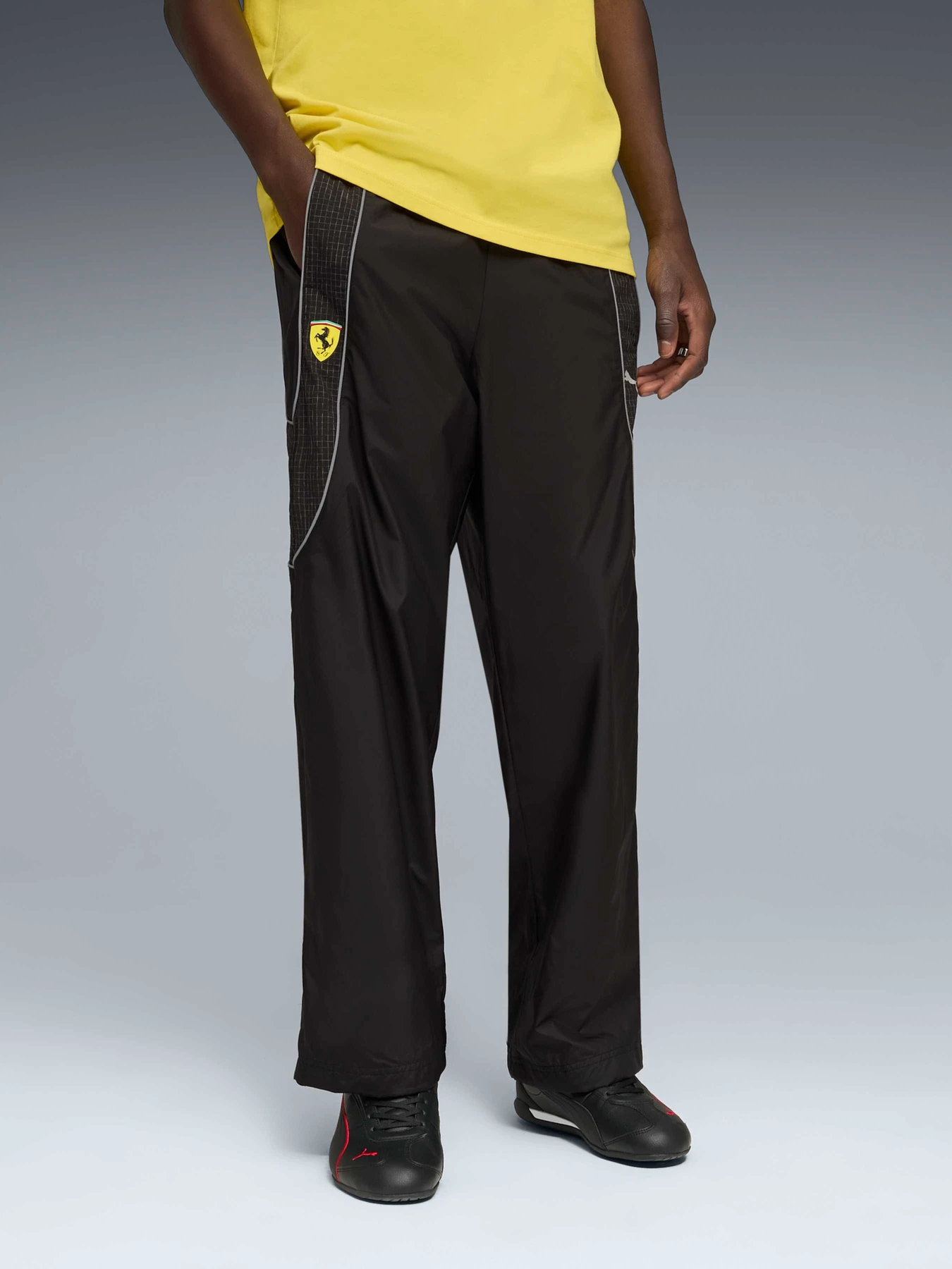 Брюки PUMA Ferrari Tech-x Pant Wv модель 634228 Брюки PUMA Ferrari Tech-x Pant Wv модель 634228 Фото