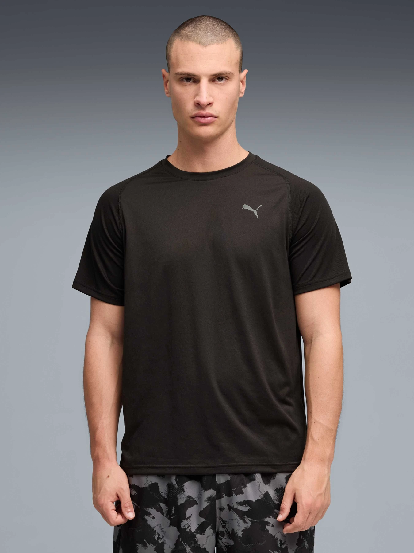 Футболки і поло PUMA M Pwrtrain Fabric Mix Tee модель 528535 Футболки і поло PUMA M Pwrtrain Fabric Mix Tee модель 528535 Фото