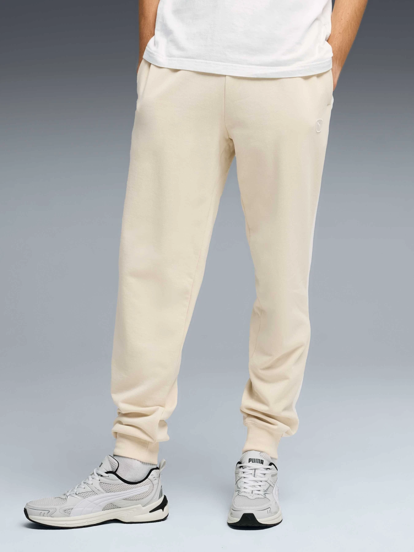 Брюки PUMA Ess Elevated Sweatpants модель 692055 Брюки PUMA Ess Elevated Sweatpants модель 692055 Фото