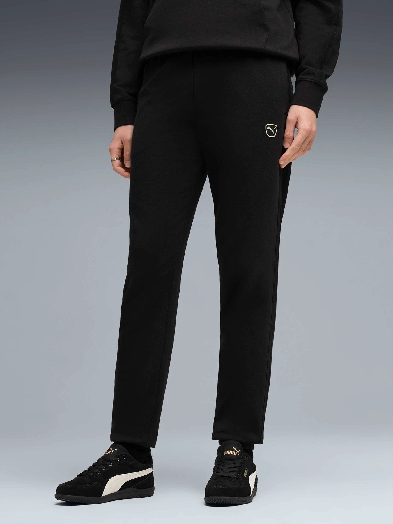 Брюки PUMA Ess Elevated Sweatpants модель 691858 Фото