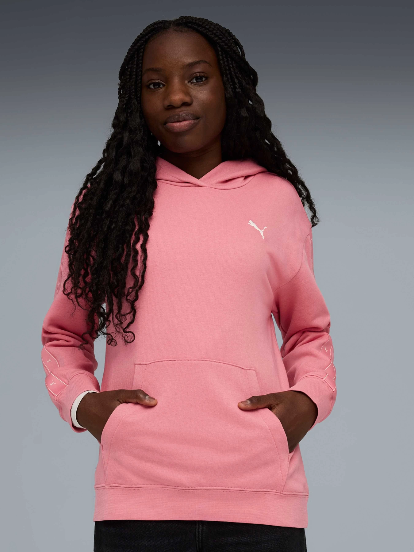 Худи и свитшоты PUMA Ess Tape Relaxed Hoodie модель 691733 Худи и свитшоты PUMA Ess Tape Relaxed Hoodie модель 691733 Фото