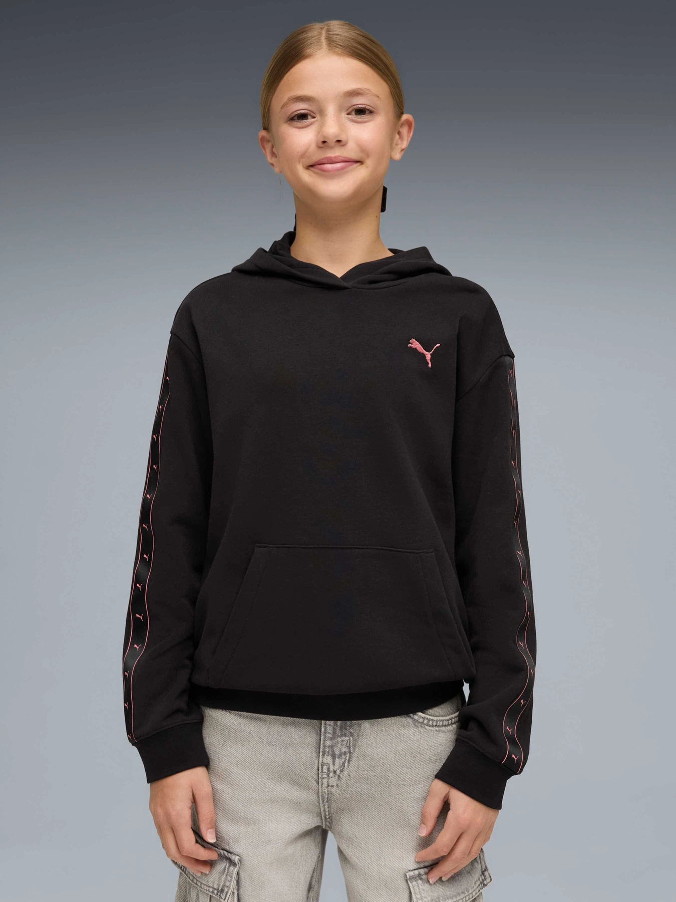 Худі та світшоти PUMA Ess Tape Relaxed Hoodie модель 691733 Худі та світшоти PUMA Ess Tape Relaxed Hoodie модель 691733 Фото