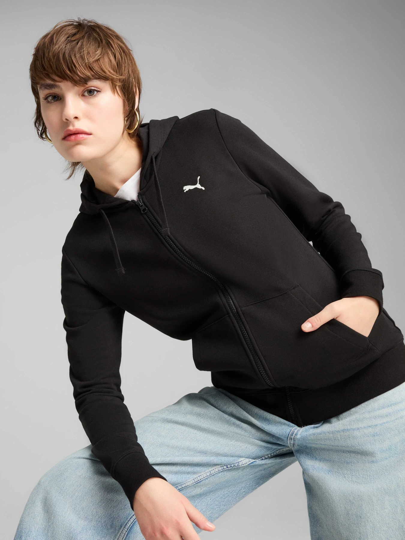 Худи и свитшоты PUMA Ess Full-zip Hoodie модель 682406 Худи и свитшоты PUMA Ess Full-zip Hoodie модель 682406 Фото
