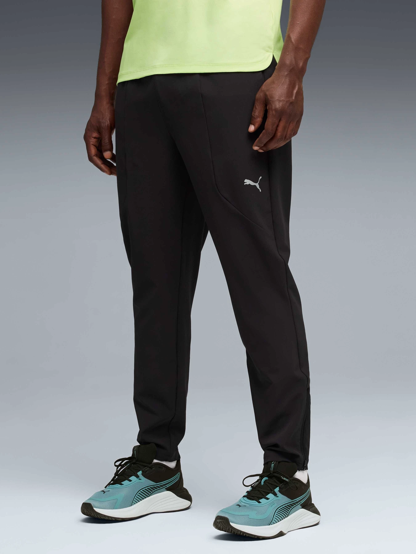 Штани PUMA M Pwrtrain Woven Pant модель 527651 Штани PUMA M Pwrtrain Woven Pant модель 527651 Фото