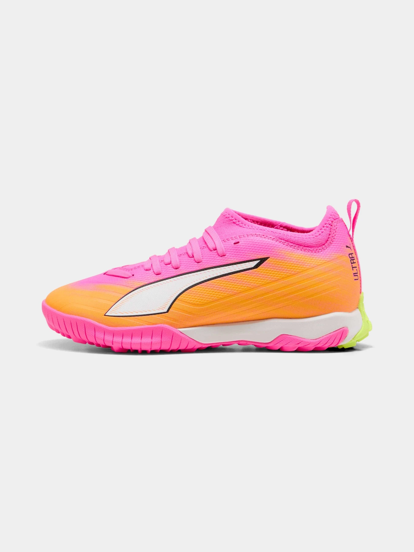 Кроссовки PUMA Ultra 6 Match Tt + Mid Jr модель 108976 Кроссовки PUMA Ultra 6 Match Tt + Mid Jr модель 108976 Фото