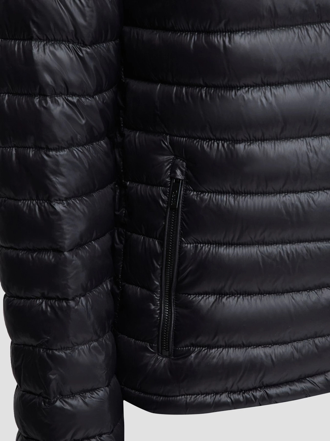 Куртки и дубленки Karl Lagerfeld модель 500590.505022;990 Куртки и дубленки Karl Lagerfeld модель 500590.505022;990 Фото