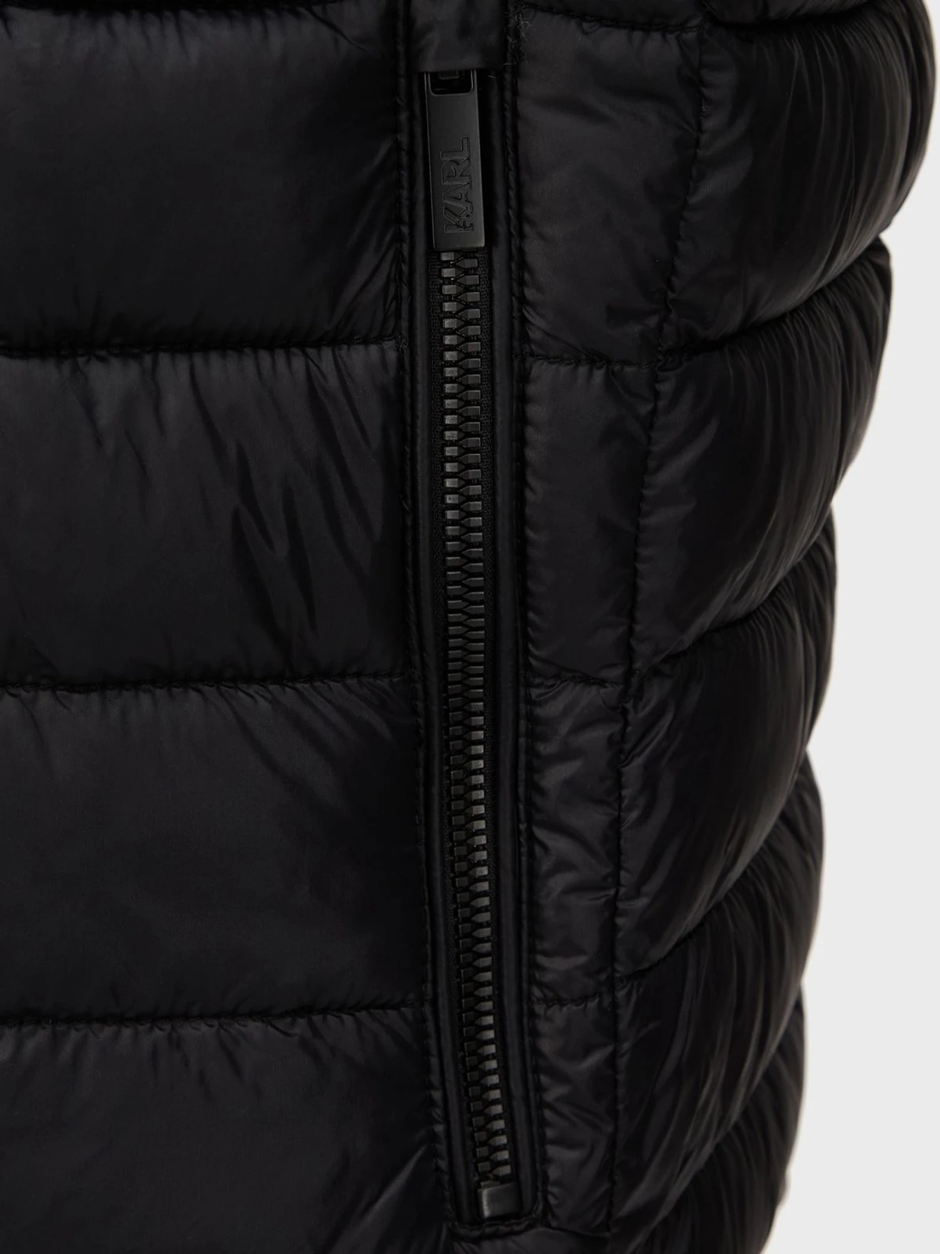 Куртки и дубленки Karl Lagerfeld модель 500590.505710;990 Куртки и дубленки Karl Lagerfeld модель 500590.505710;990 Фото
