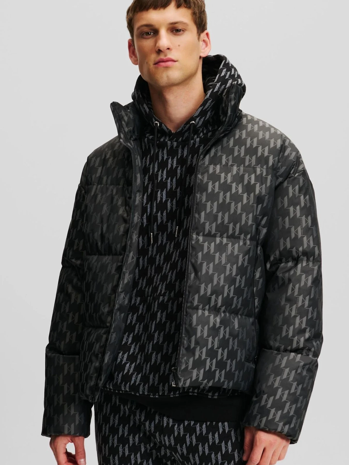Куртки и дубленки Karl Lagerfeld модель 544529.505018;990 Куртки и дубленки Karl Lagerfeld модель 544529.505018;990 Фото
