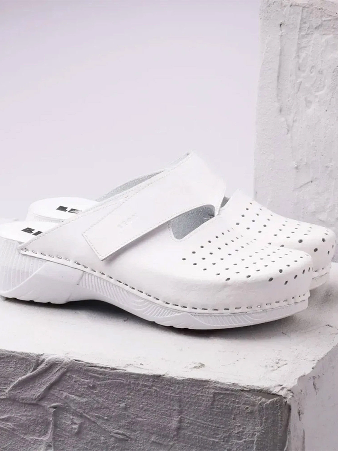 Шлёпанцы Leon модель 3500-White Шлёпанцы Leon модель 3500-White Фото