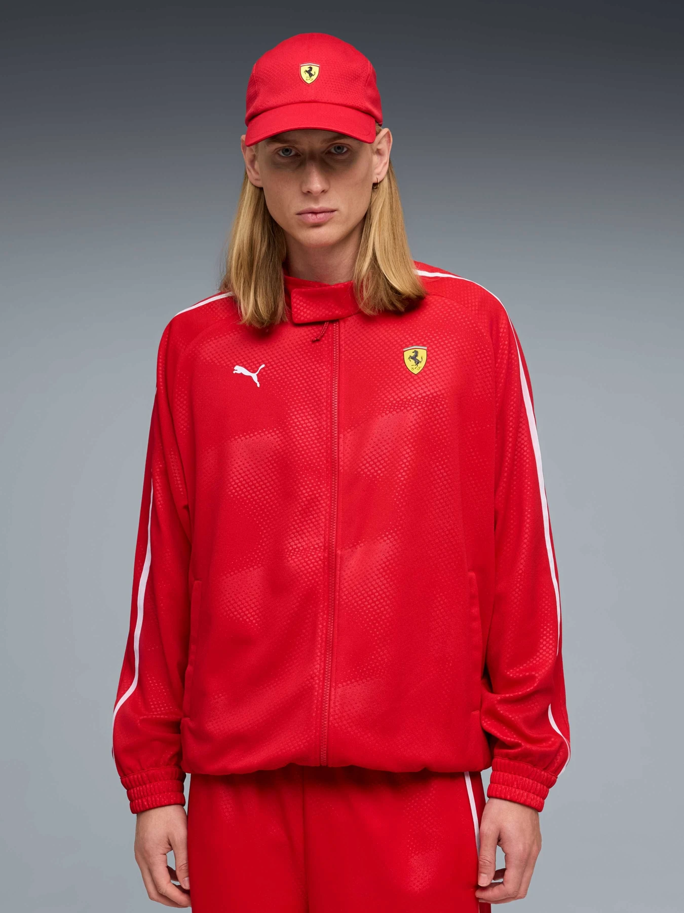 Худи и свитшоты PUMA Ferrari T7 Oversized Jkt модель 634232 Фото