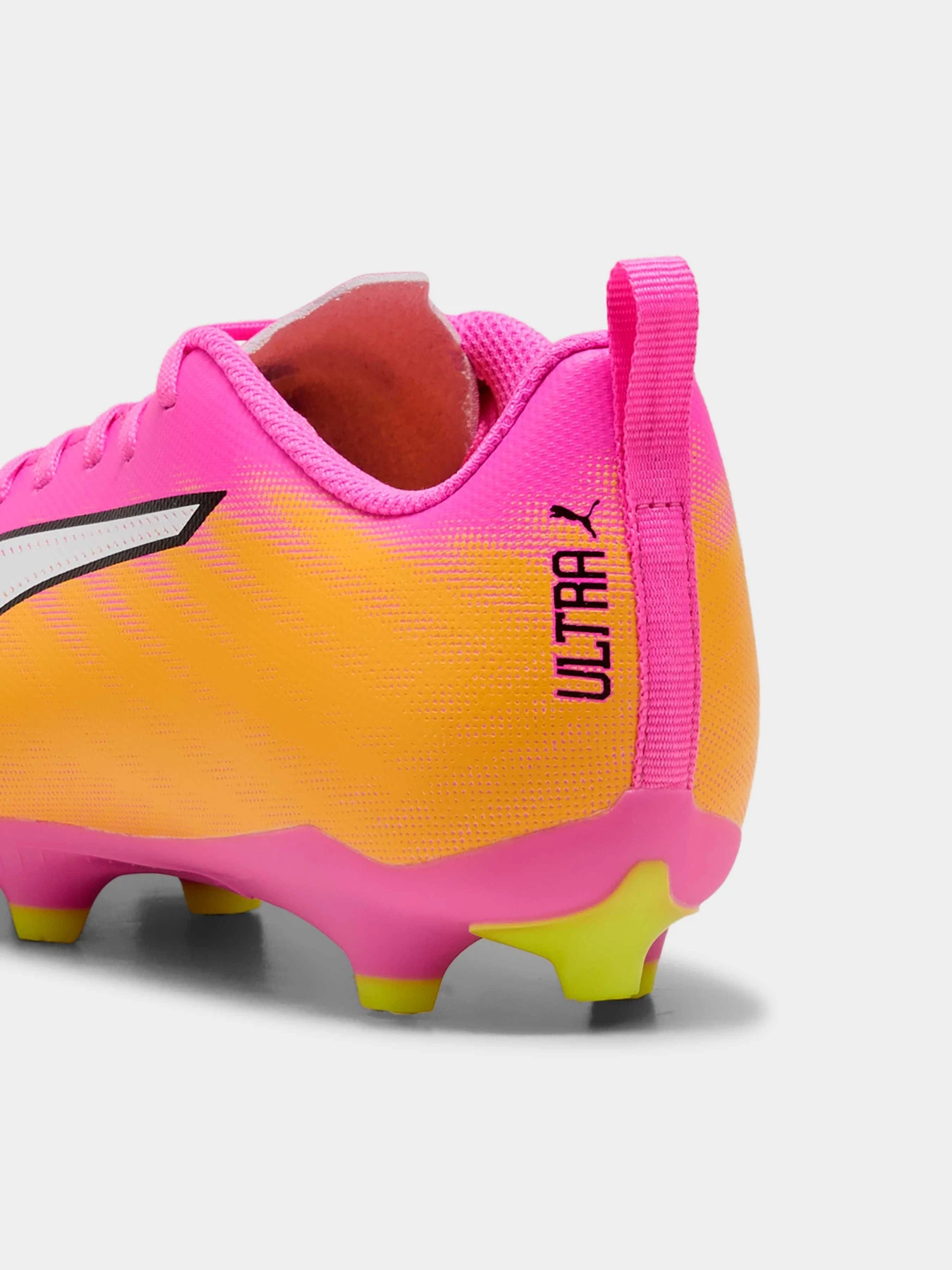 Кросівки PUMA Ultra 6 Play Fg/ag Jr модель 108705 Кросівки PUMA Ultra 6 Play Fg/ag Jr модель 108705 Фото
